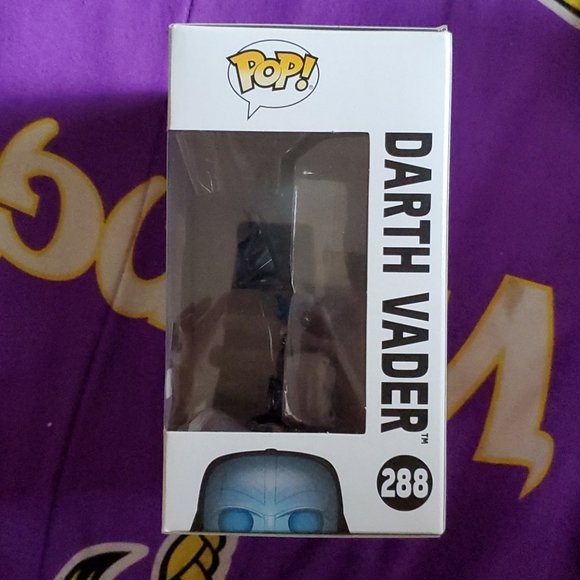 Glow in the dark Darth Vader Funko pop - Picture 2 of 6